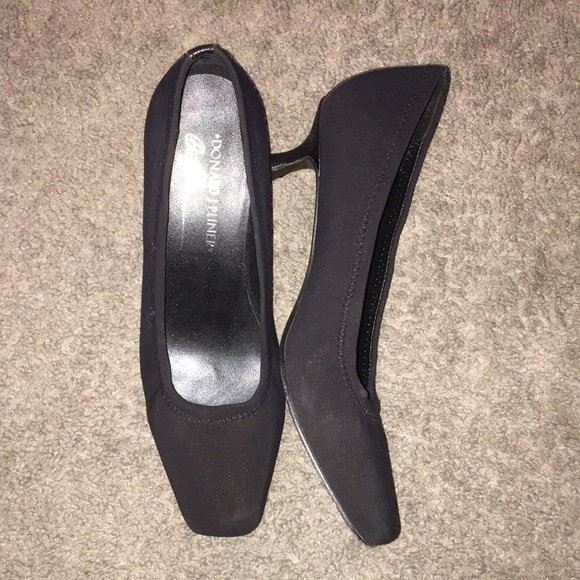 Donald J Pliner Seana Black Fabric Kitten Heels - Picture 4 of 6